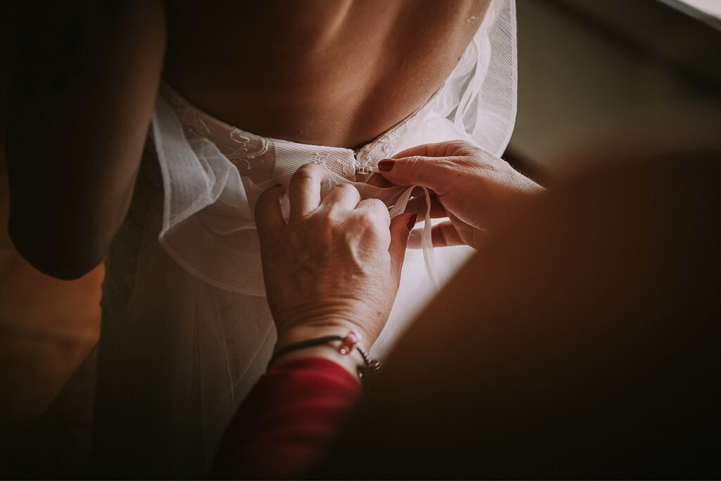 chiusura abito sposa