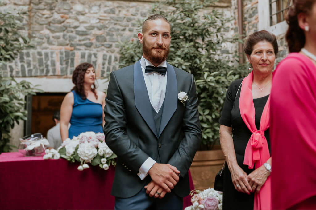 lo sposo attende la sposa