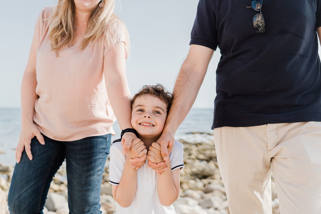 foto di famiglia sugli scogli