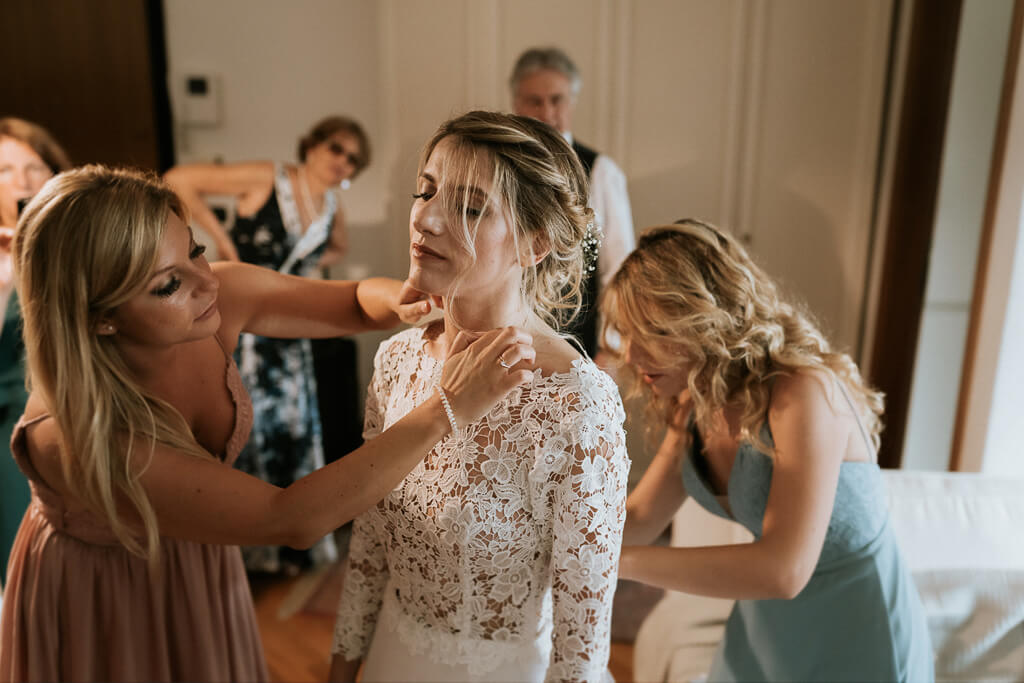 la sposa si prepara