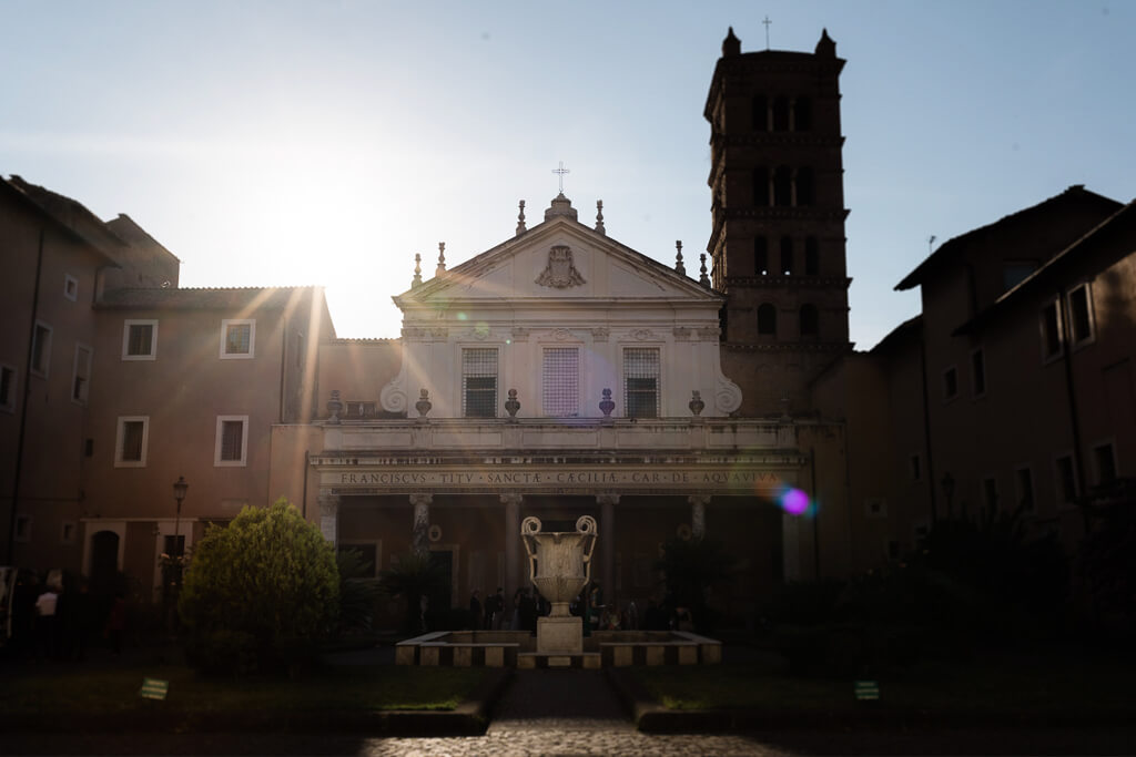 santa cecilia in trastevere al tramonto