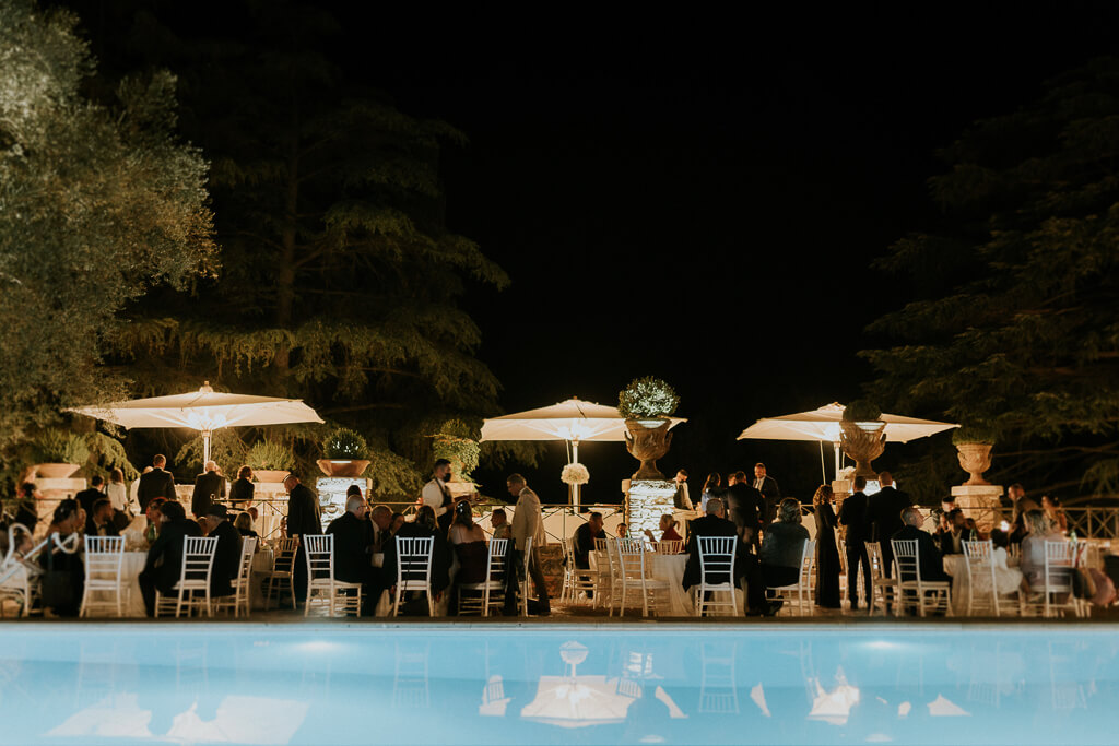 matrimonio borgo della merluzza a bordo piscina
