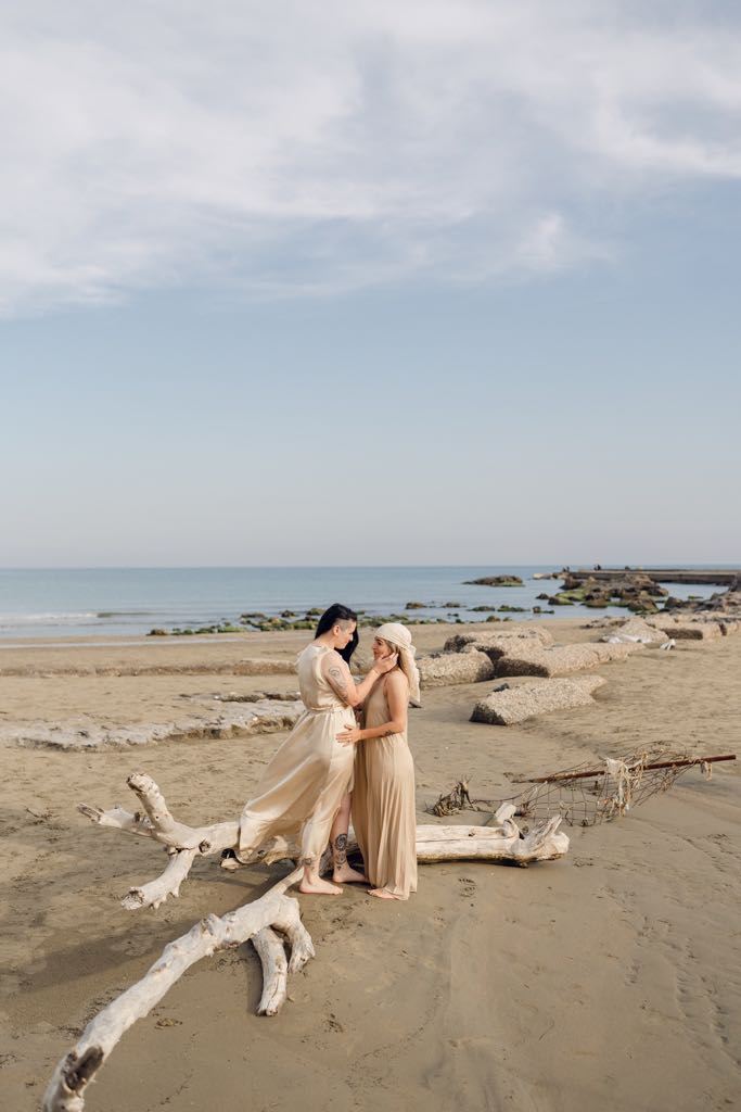 coppia sulla spiaggia