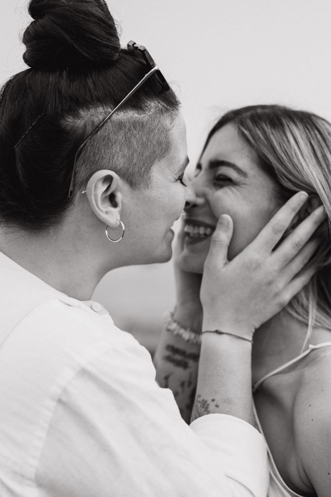 coppia di ragazze che sorride