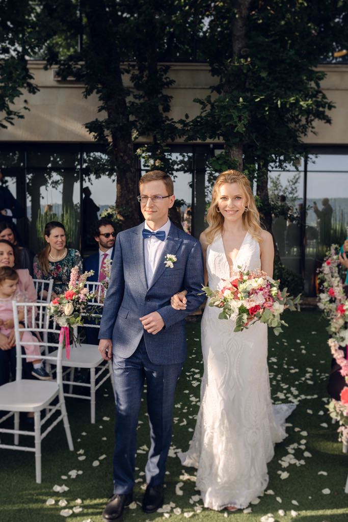 l'ingresso della sposa con il fratello