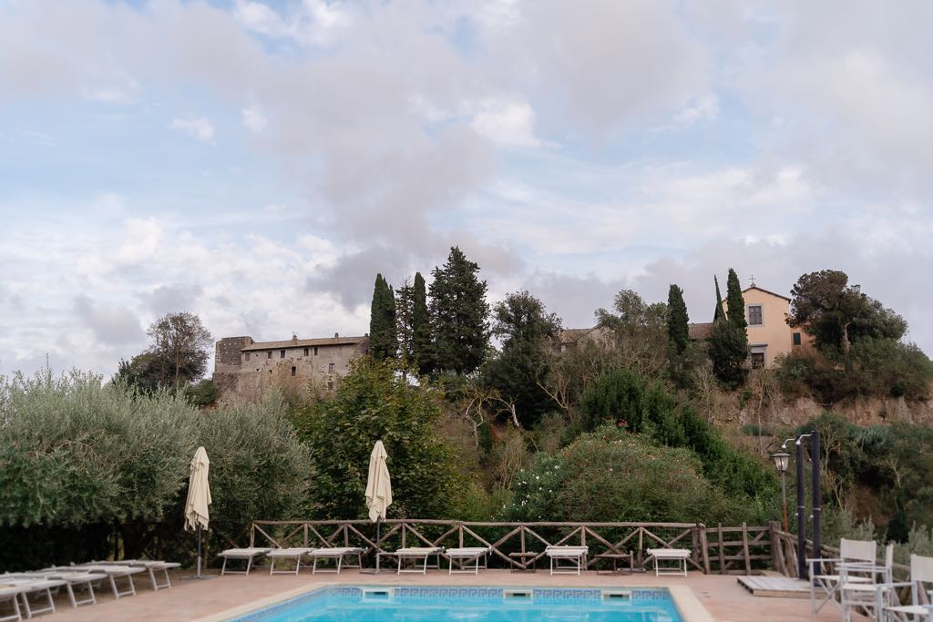 borgo di tragliata al tramonto