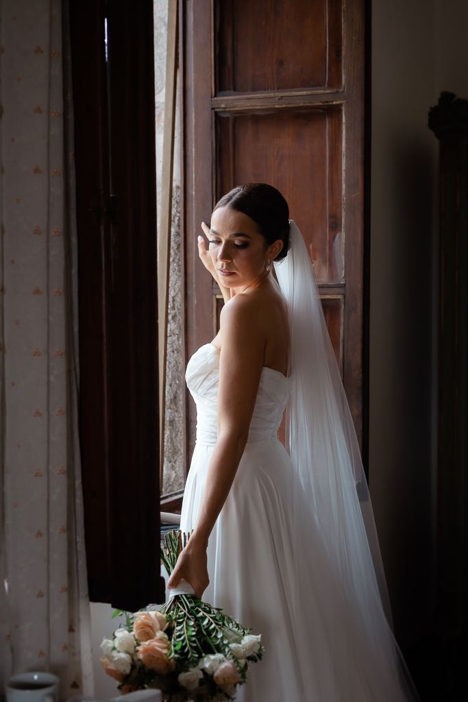 la sposa alla finestra