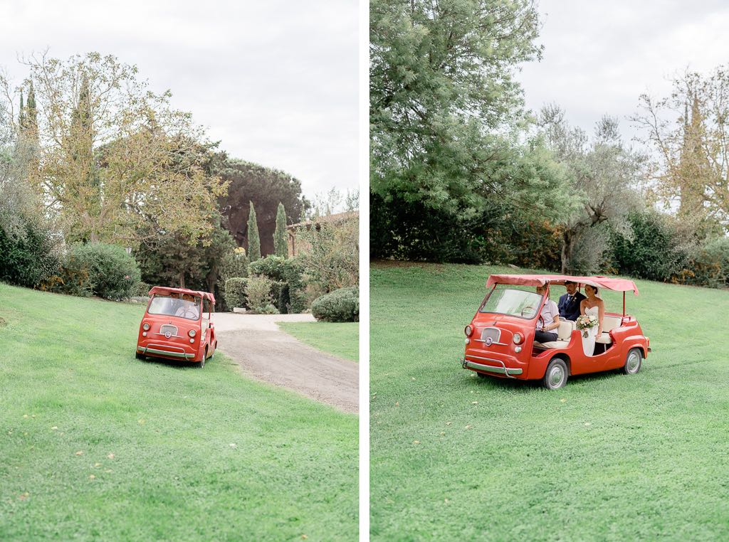 la sposa arriva in minicar